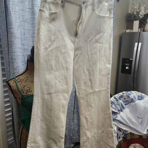 Abercrombie & Fitch Denim - Abercrombie & Fitch White Flare Jeans